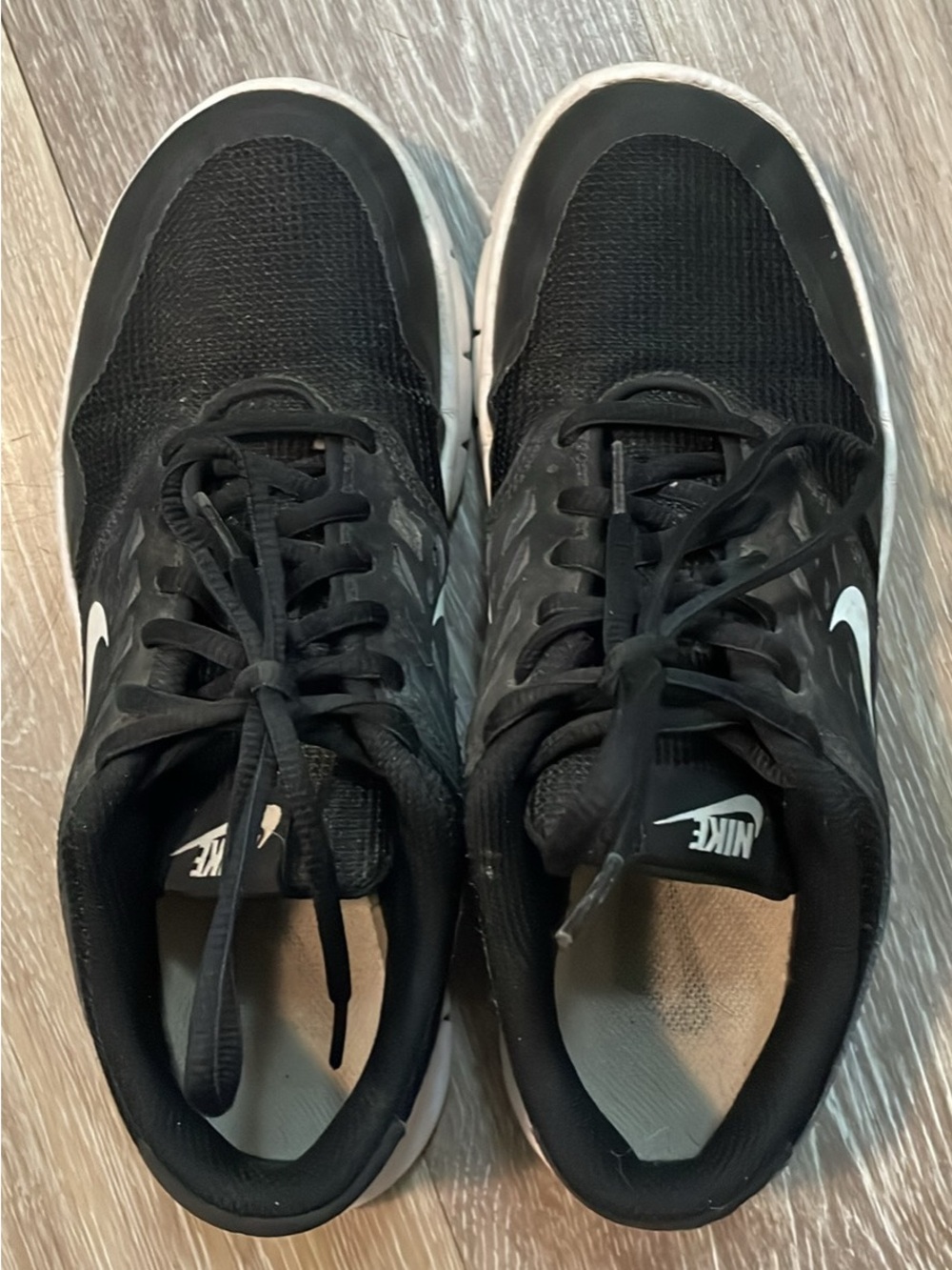 Nike Women’s Black and White Athletic Running Sneakers